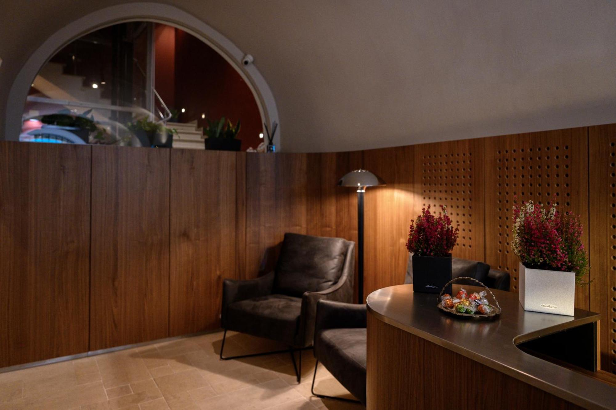 Rudolfo Hotel Lviv Buitenkant foto