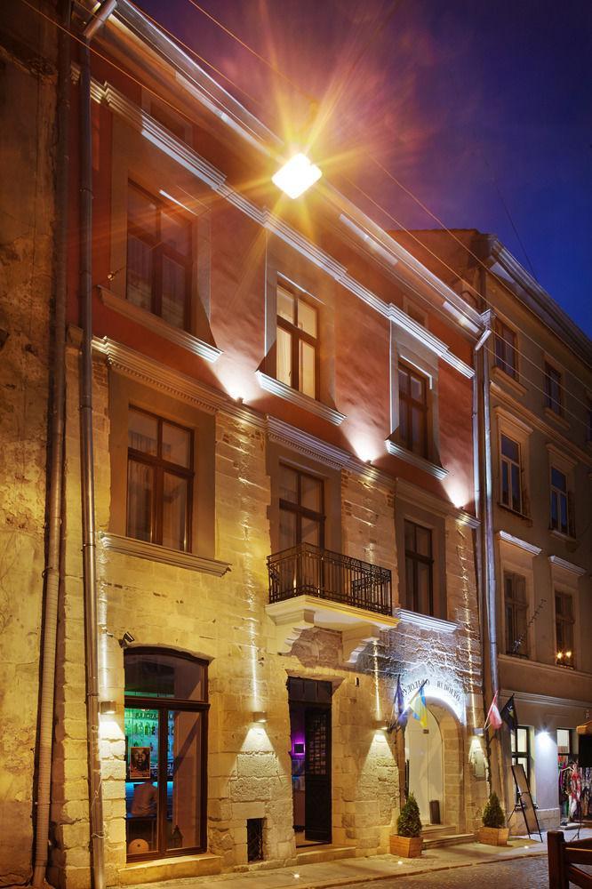 Rudolfo Hotel Lviv Buitenkant foto